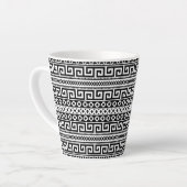 Minimalist Geometric Maze Lines Black White Milchtasse (Linke Ecke)
