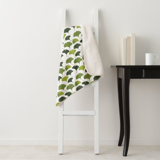 Minimalist Ginkgo Leaf Pattern – Nature-Inspired Sherpadecke (Beispiel)