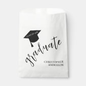 Minimalist Grad Cap Black & White Graduation Geschenktütchen (Vorderseite)
