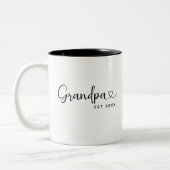 Minimalist Grandpa Established Elegant Script Zweifarbige Tasse (Links)