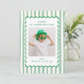 Minimalist Green Stripes St. Patrick's Day Photo Feiertagskarte (Stehend Vorderseite)