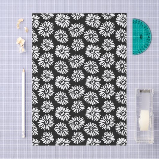 Minimalist Groovy Black and White Daisy Pattern Seidenpapier (Handwerk)