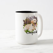 Minimalist Grunge Coffee Mug – Modern Cool Design Zweifarbige Tasse (VorderseiteRechts)