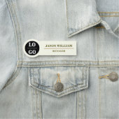 Minimalist Ivory Custom Logo Employee  Namensschild (Beispiel)