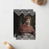 Minimalist Lace Photo Remembrance Service Dear One Mitteilungskarte (Vorderseite/Rückseite Beispiel)