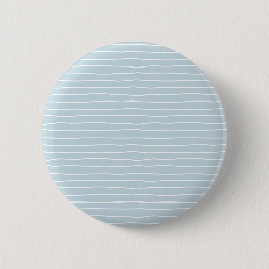 Minimalist Light Baby Blue White Wavy Lines Button (Vorderseite)