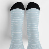 Minimalist Light Baby Blue White Wavy Lines Socken (Oben)