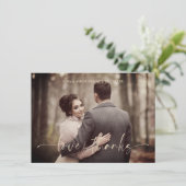 Minimalist Love & Thanks Whimsical Script Wedding Dankeskarte (Stehend Vorderseite)