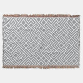 Minimalist Maze Fill Grey Pattern Decke (Vorderseite)