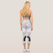 Minimalist Mixed Boho Arches Capri Leggings (Rückseite)