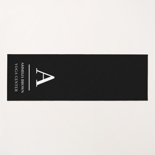 Minimalist Modern Black White Monogram Style Yogamatte (Vorderseite (Horizontal))