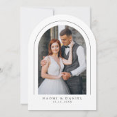 Minimalist Modern Chic Script Elegant Arch Wedding Einladung (Rückseite)