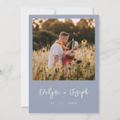 Minimalist Modern Periwinkle Photo Boho Wedding Einladung (Rückseite)