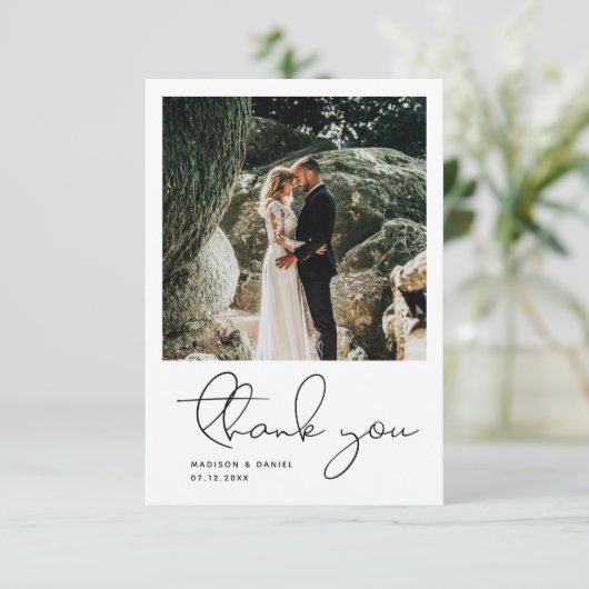 Minimalist Modern Script Photo Simple Wedding  Dankeskarte (Stehend Vorderseite)