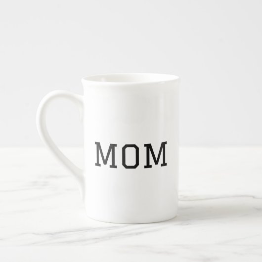 Minimalist "MOM" Black Typography Plain White Porzellantasse (Links)