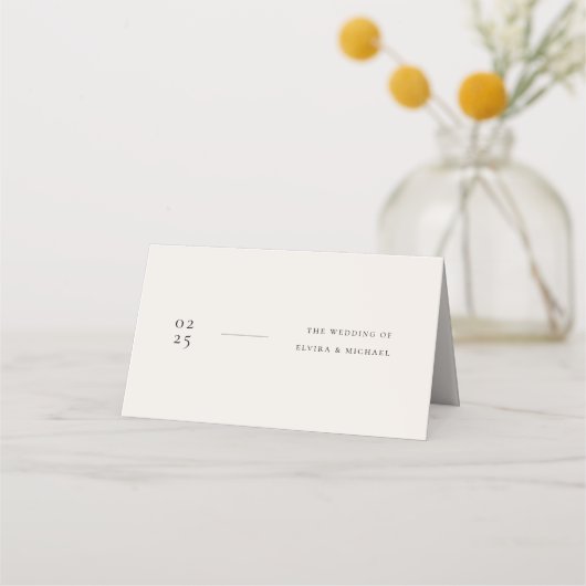 Minimalist Monogram Ivory Editorial Wedding Platzkarte (Rückseite)