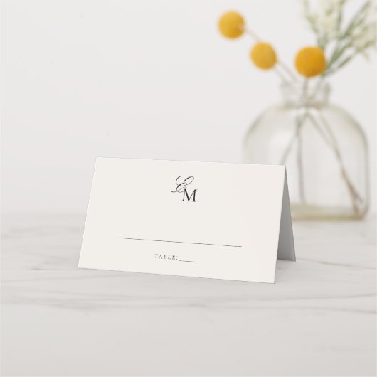 Minimalist Monogram Ivory Editorial Wedding Platzkarte (Vorderseite)