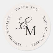Minimalist Monogram Wedding Thank You Favor Runder Aufkleber (Vorderseite)