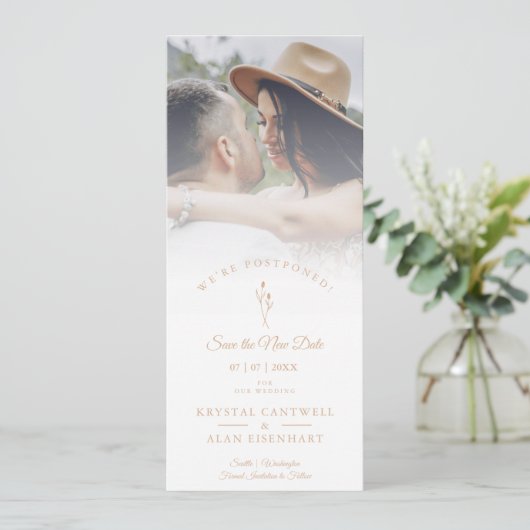 Minimalist New Date Botanical Postponed Wedding Save The Date (Stehend Vorderseite)