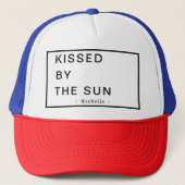 Minimalist Personalized Kissed by the Sun Truckerkappe (Vorderseite)