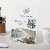 Minimalist Photo Business Logo Wifi QR Code Sockelschild (In SItu)