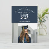 Minimalist Photo Graduation Einladung (Stehend Vorderseite)
