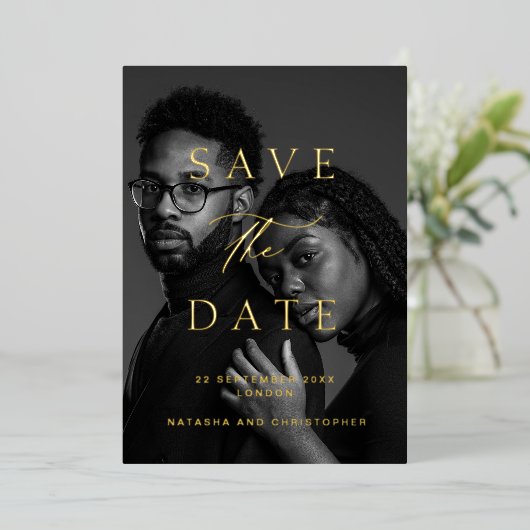 Minimalist Photo Overlay Wedding Save the Date Folieneinladung (Stehend vorne)