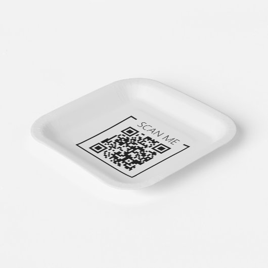 Minimalist QR Code Scan Me Business Pappteller (Gewinkelt)