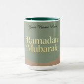Minimalist Ramadan Mubarak | Gold & Sage Tasse (Zentrum)