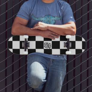 Minimalist Retro Kariert – Monochrome Streetwear Skateboard