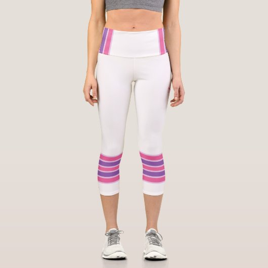 Minimalist Retro Stripes, Pink Purple White Capri Leggings (Vorderseite)