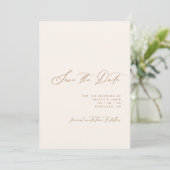 Minimalist Script Ivory & Tan Photo Wedding Save The Date (Stehend Vorderseite)