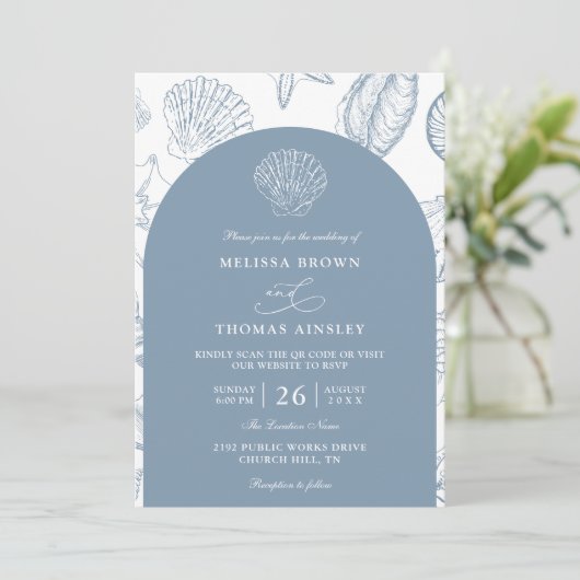 Minimalist Sea Shells Beach Budget QR Code Wedding Einladung (Stehend Vorderseite)
