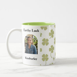 Minimalist Shamrock Lucky Charm Aesthetic Zweifarbige Tasse