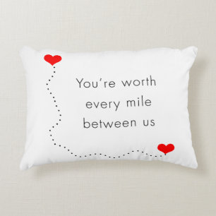 Minimalist "Sie sind jede Meile zwischen uns " Zierkissen