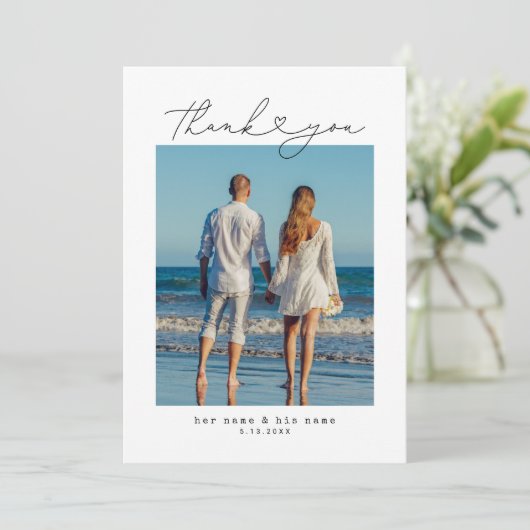 Minimalist Simple Script Heart Wedding Dankeskarte (Stehend Vorderseite)