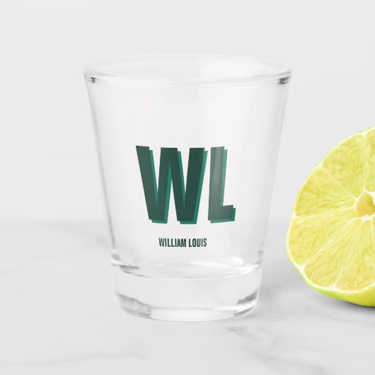 Minimalist Smaragdgrün personalisiertes Monogramm Schnapsglas (Vorderseite)