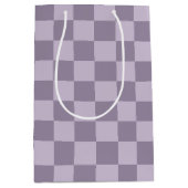 Minimalist Soft Lavender Checkerboard Pattern  Mittlere Geschenktüte (Vorderseite)