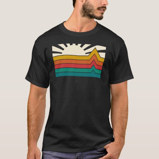 Minimalist sunrise and waves T-Shirt (Vorderseite)