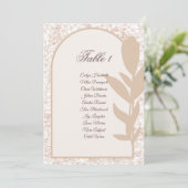 Minimalist Tan Botanical Arch Seating Chart Card Einladung (Stehend Vorderseite)