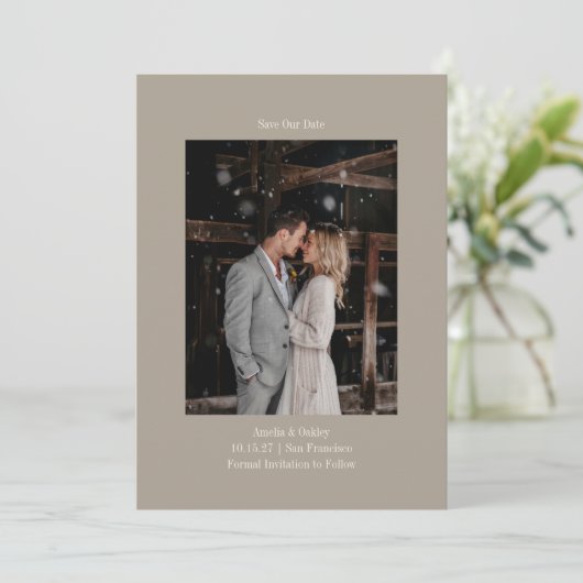 Minimalist Taupe Elegant Wedding Custom Photo Save The Date (Stehend Vorderseite)