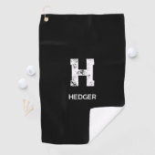 MINIMALIST WHITE ONE LETTER MONOGRAM NAME BLACK GOLFHANDTUCH (Insitu)