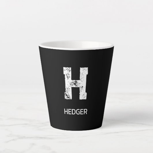 MINIMALIST WHITE ONE LETTER MONOGRAM NAME BLACK MILCHTASSE (Vorderseite)