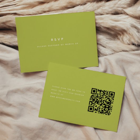 Minimalistic Bright Green Wedding RSVP QR Code Karte