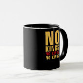 Minimalistic Design No Kings Rebellious No Kings C Tasse (VorderseiteRechts)
