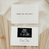 Minimalistic Script "Baby On The Way!" Pregnancy Ankündigung
