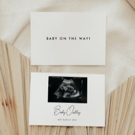 Minimalistic Script "Baby On The Way!" Pregnancy Ankündigung