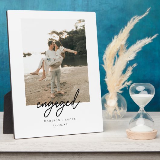 Minimalistic Script "Engaged" Couple Photo Fotoplatte (Seite)