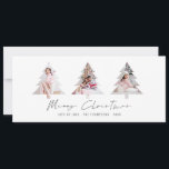 Minimalistisch 3 Bäume Gestalt Fotos Frohe Weihnac Feiertagskarte<br><div class="desc">Minimalistisch 3 Baum Form Fotos frohe Weihnachten. Verfügbar in digitaler Form und gedruckt. Frohe Weihnachten ist in einem stilvollen Set-Skript. Ersetzen Sie die drei Beispielbilder einfach durch Ihre eigenen und personalisieren Sie sie mit Ihren Namen auf der Vorderseite.</div>