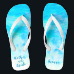 Minimalistisch Aqua Blue Gradient Mother of the Br Badesandalen<br><div class="desc">Diese Minimalistische Aqua Blue Gradient Mother of the Bride Flip Flops ist ein unvergessliches Geschenk für Hochzeitsfeier Mitglieder: Braut, Brautjungfrauen, Brautmutter, Trauzeugin... Sie fügen Ihrem Hochzeitstag, Junggeselinnen-Abschied oder anderen Feierlichkeiten eine stilvolle Glamour hinzu. Strich Anpassen Sie es mit Ihrer Formulierung durch die Vorlagenfelder. Wenn Sie gewollt haben, um den Stil,...</div>